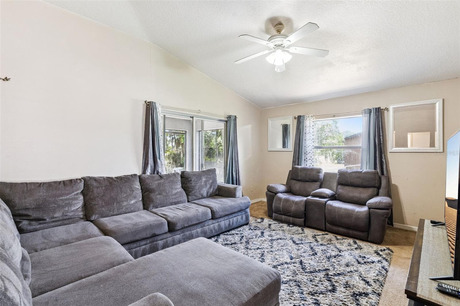 11526 HUGGINS STREET — photo 4 of 24