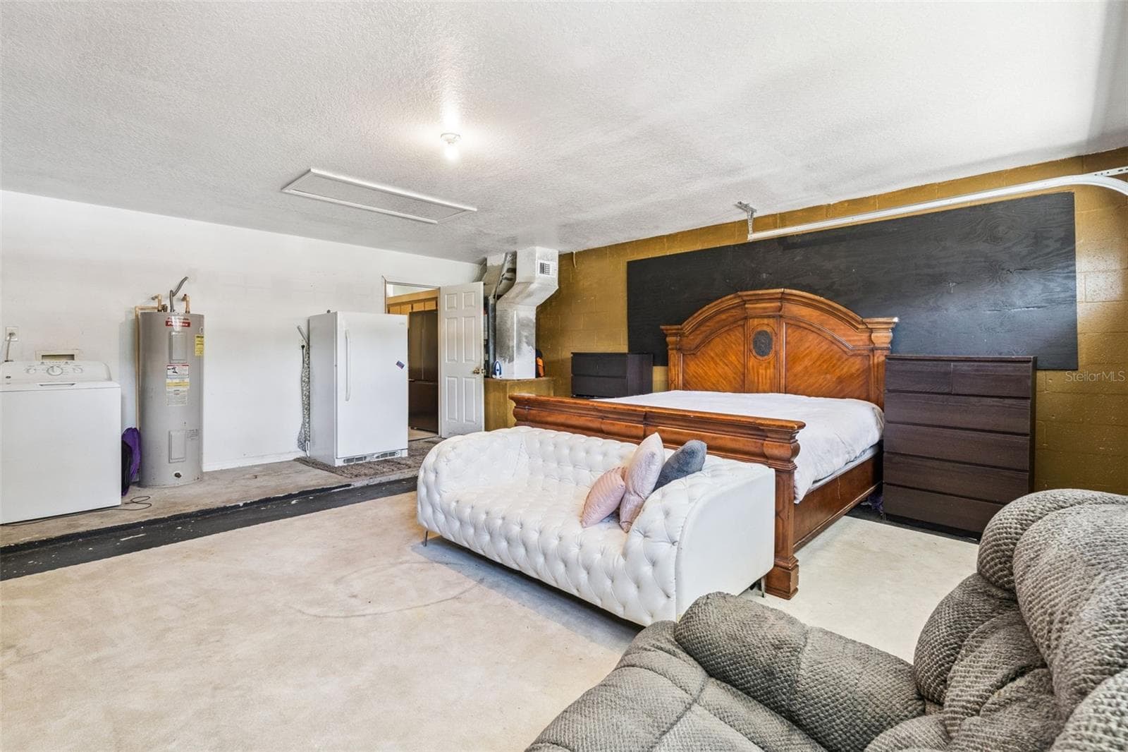 11526 HUGGINS STREET — photo 16 of 24