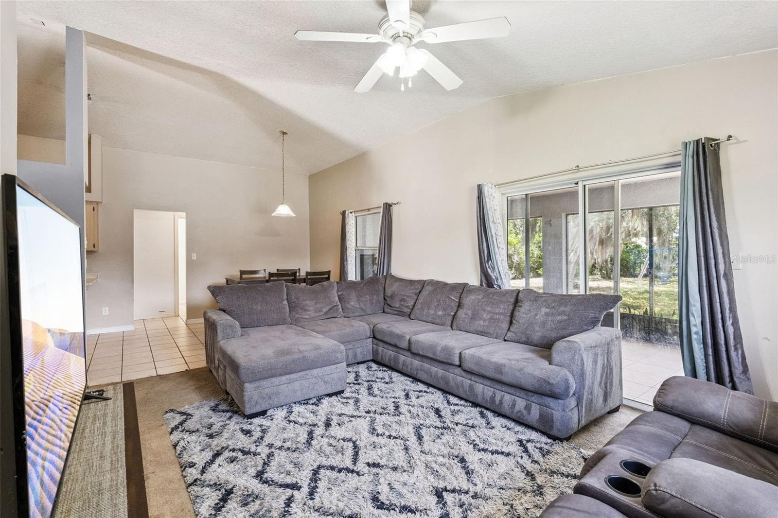 11526 HUGGINS STREET — photo 3 of 24