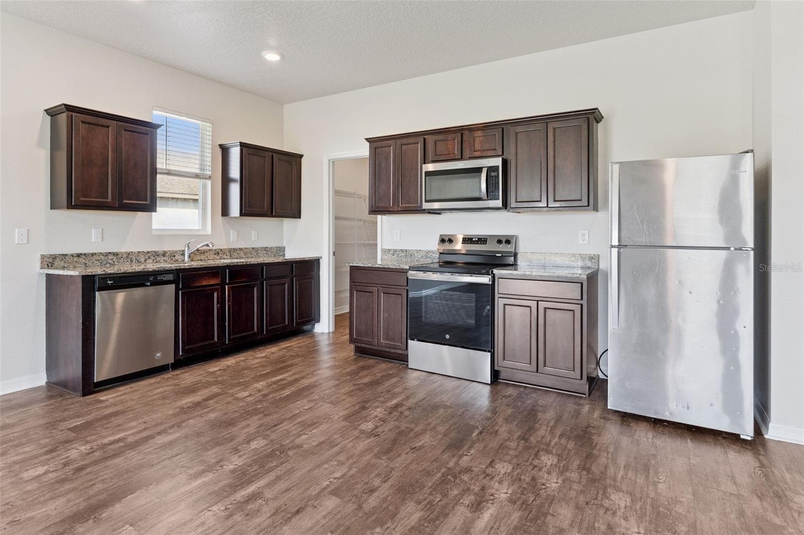 409 STILLWATER LANE — photo 8 of 32
