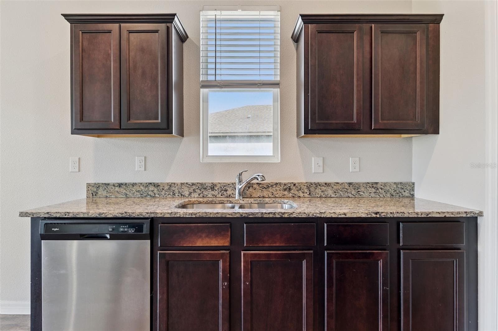 409 STILLWATER LANE — photo 9 of 32