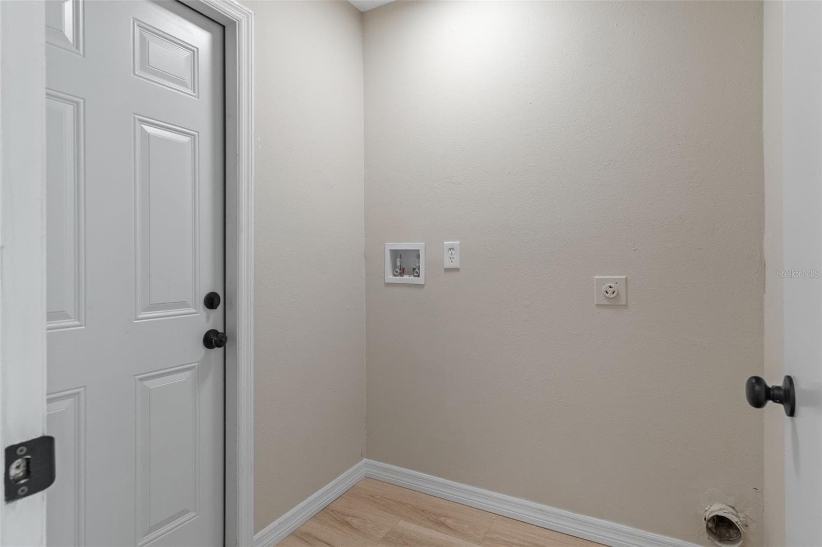 12036 COUNTRY COVE AVENUE — photo 23 of 30