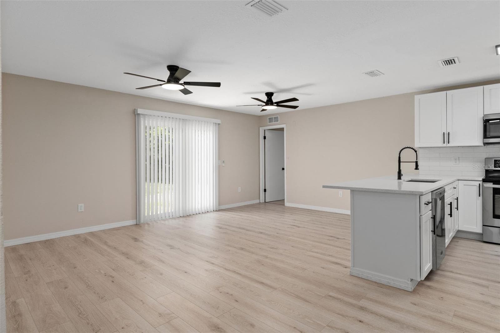 12036 COUNTRY COVE AVENUE — photo 7 of 30