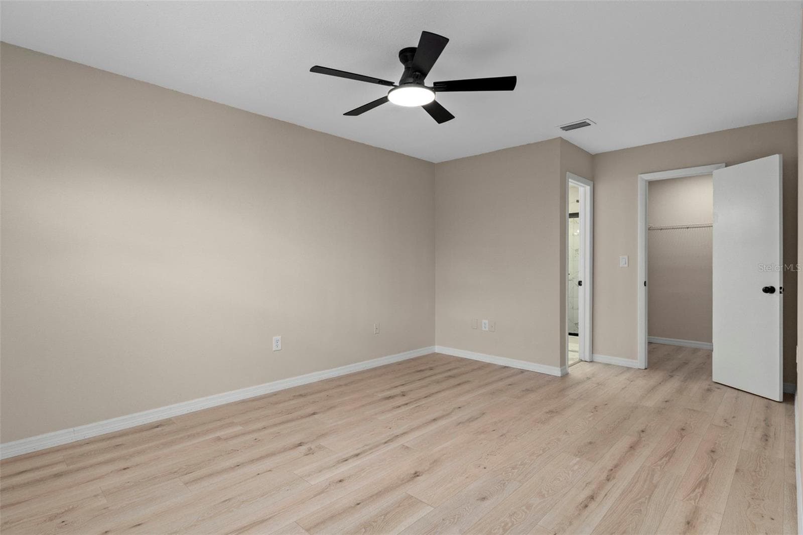 12036 COUNTRY COVE AVENUE — photo 15 of 30