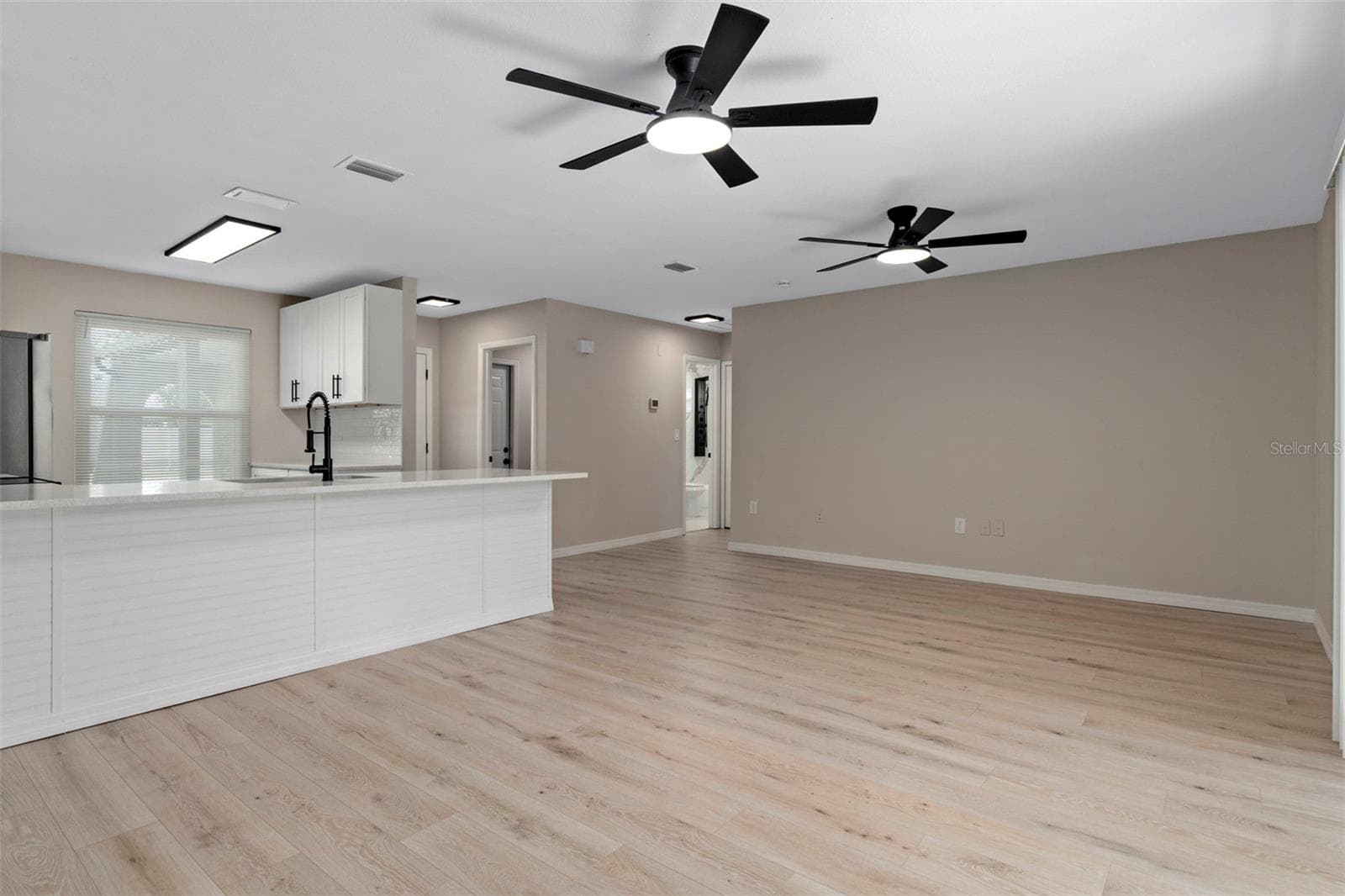 12036 COUNTRY COVE AVENUE — photo 5 of 30