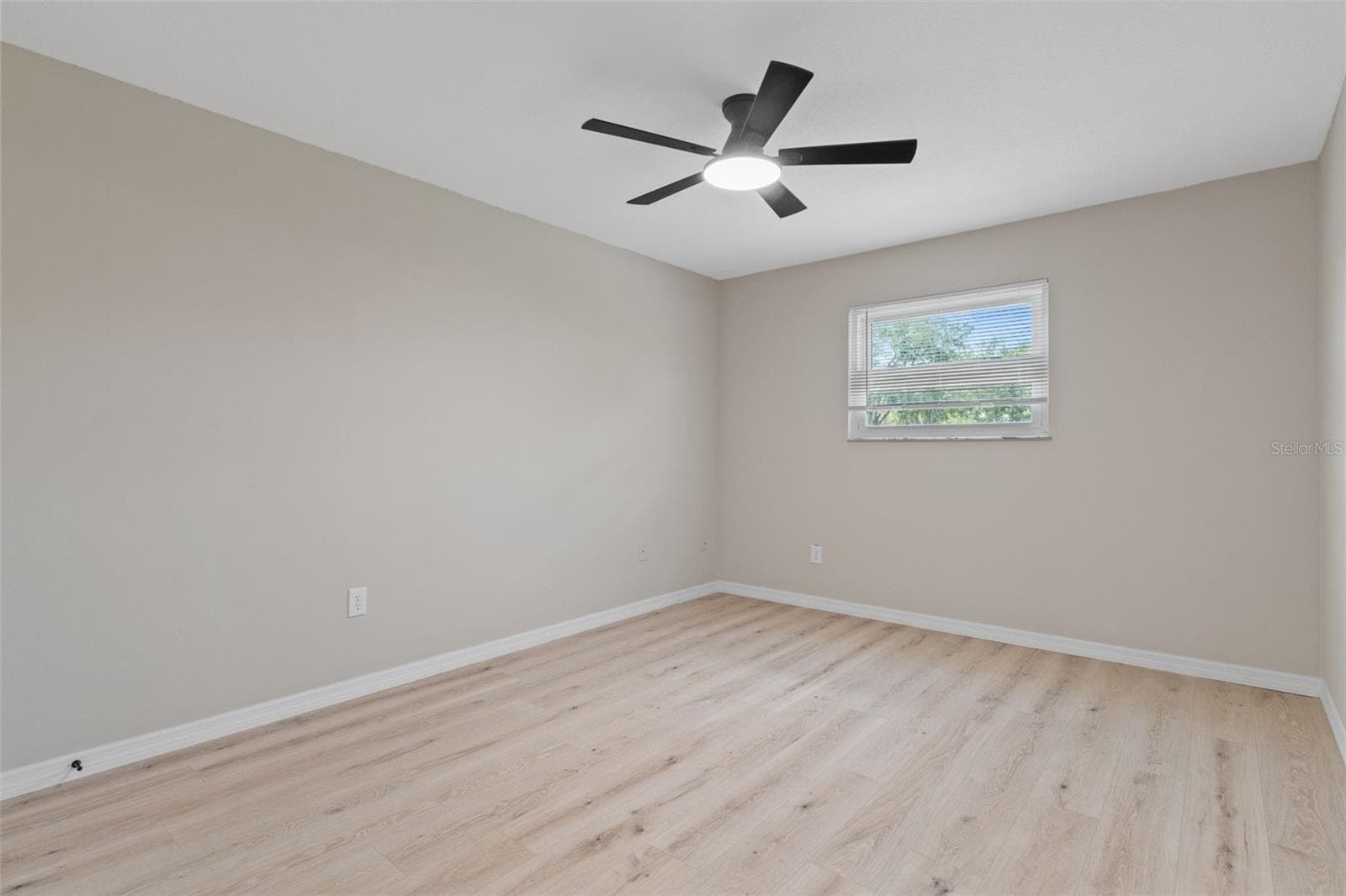 12036 COUNTRY COVE AVENUE — photo 21 of 30