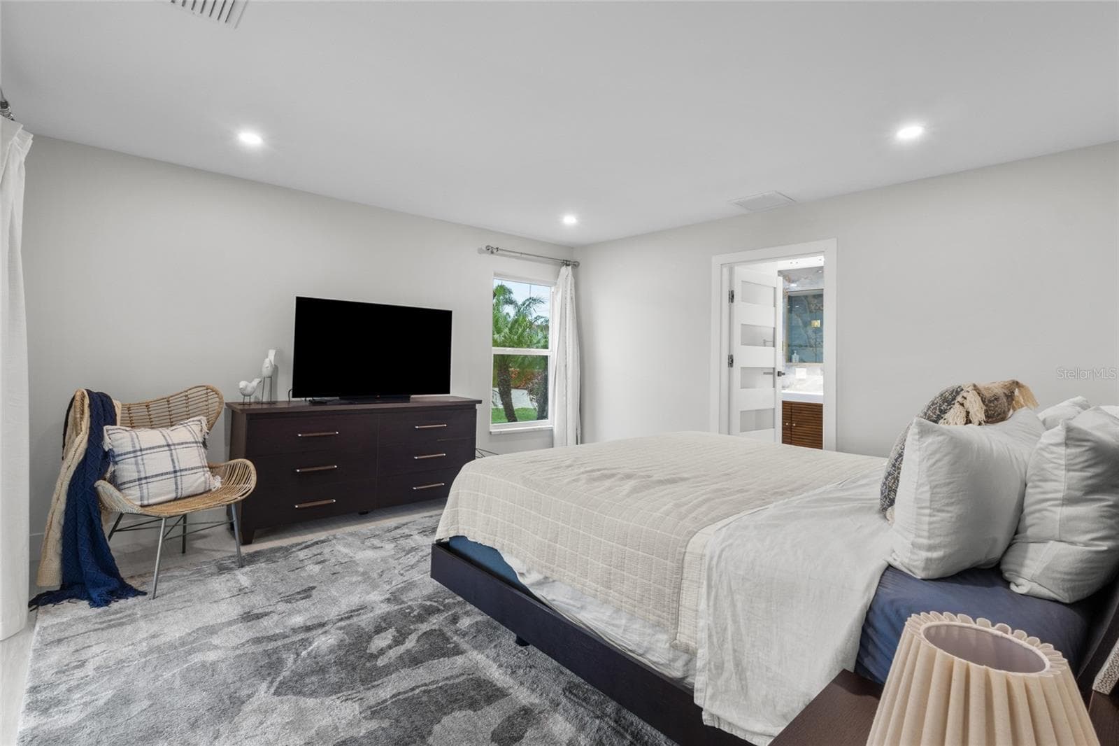 12508 BACCHUS ROAD — photo 11 of 39