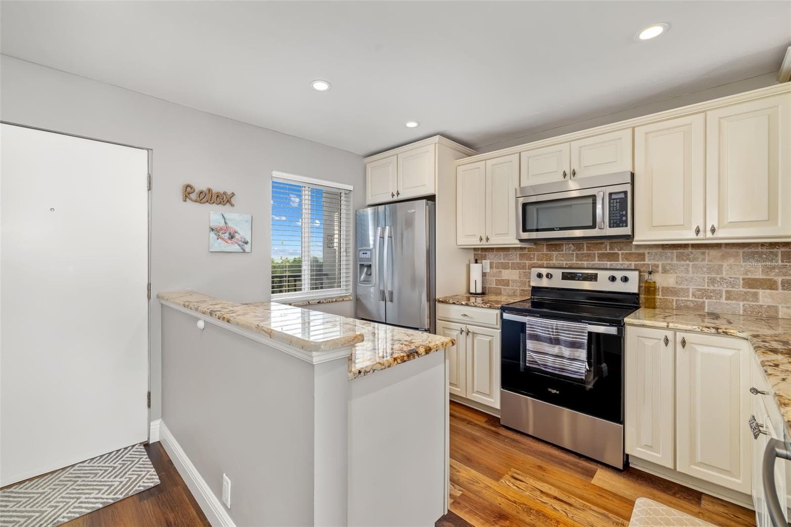 8911 MIDNIGHT PASS ROAD — photo 16 of 67