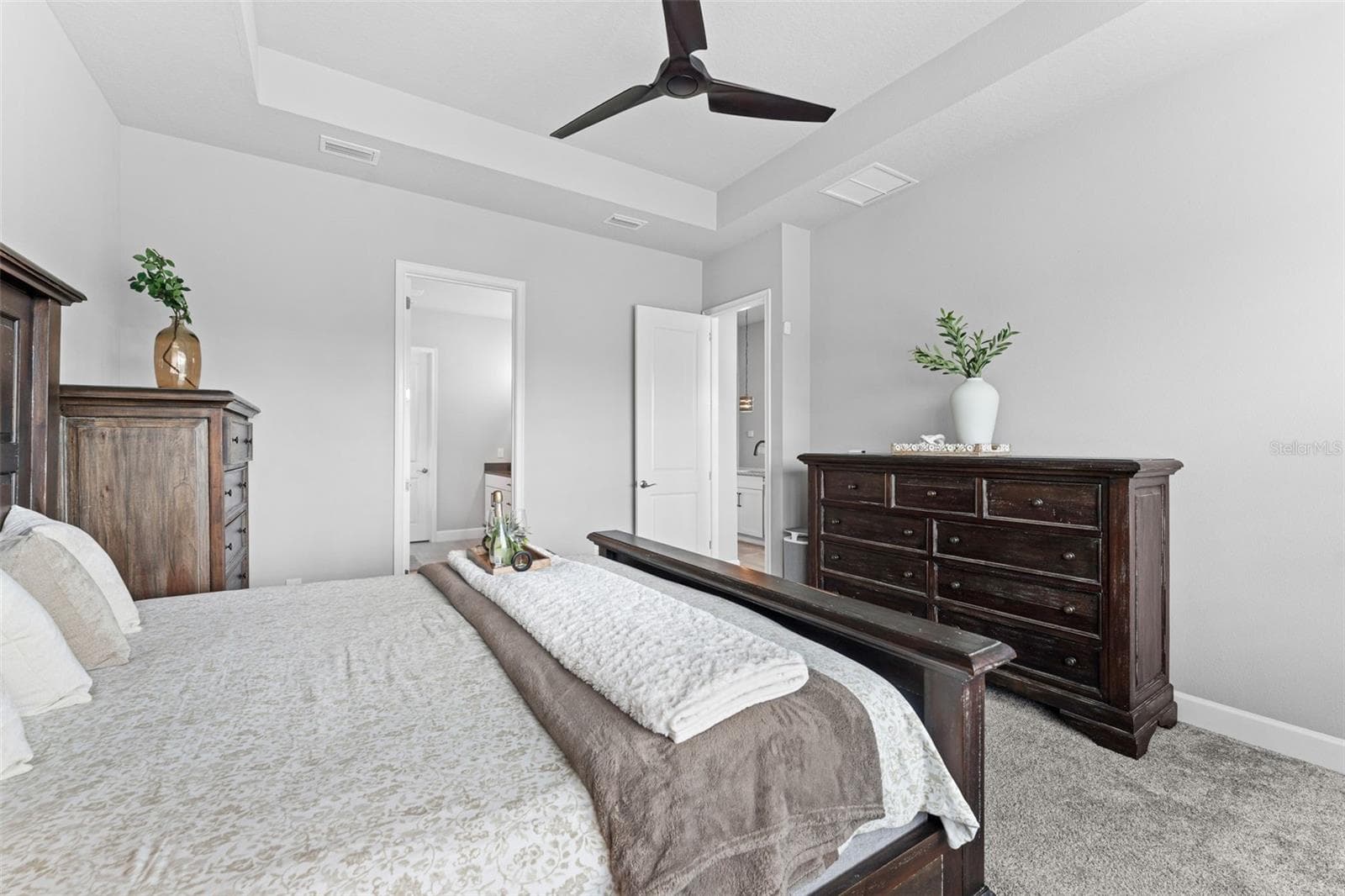 257 MOSAIC BOULEVARD — photo 16 of 37
