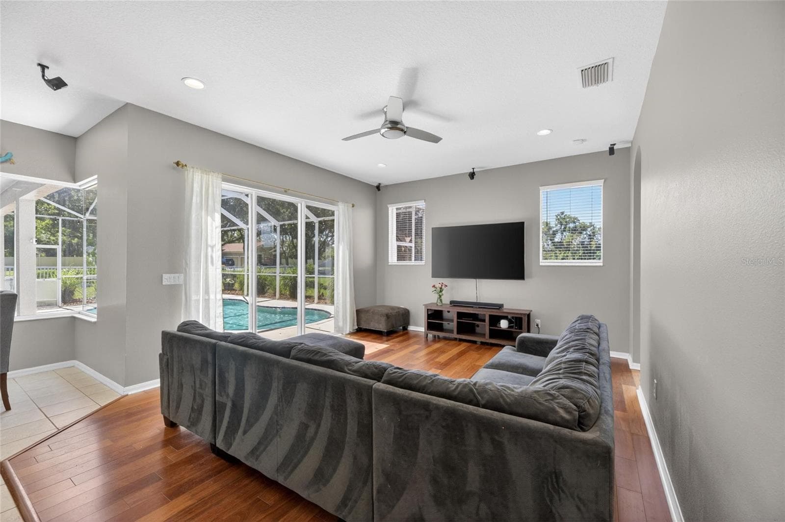 209 FOREST BREEZE AVENUE — photo 15 of 67