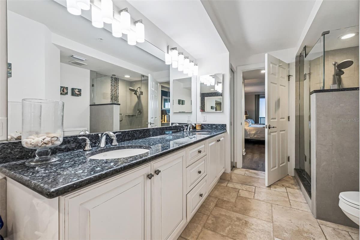 4621 ATLANTIC AVENUE — photo 26 of 64
