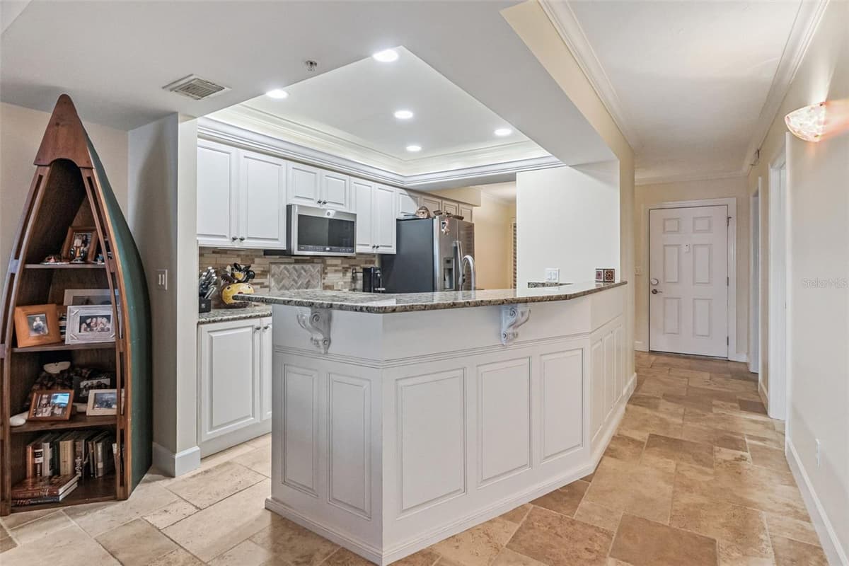 4621 ATLANTIC AVENUE — photo 8 of 64