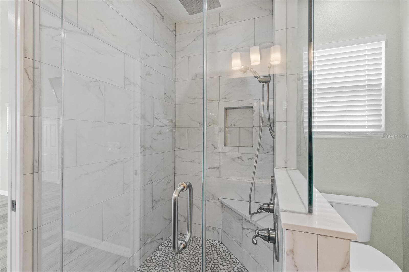 143 AVALON AVENUE — photo 23 of 44