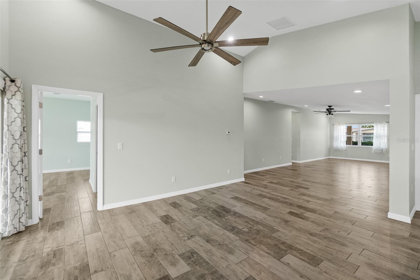 143 AVALON AVENUE — photo 13 of 44