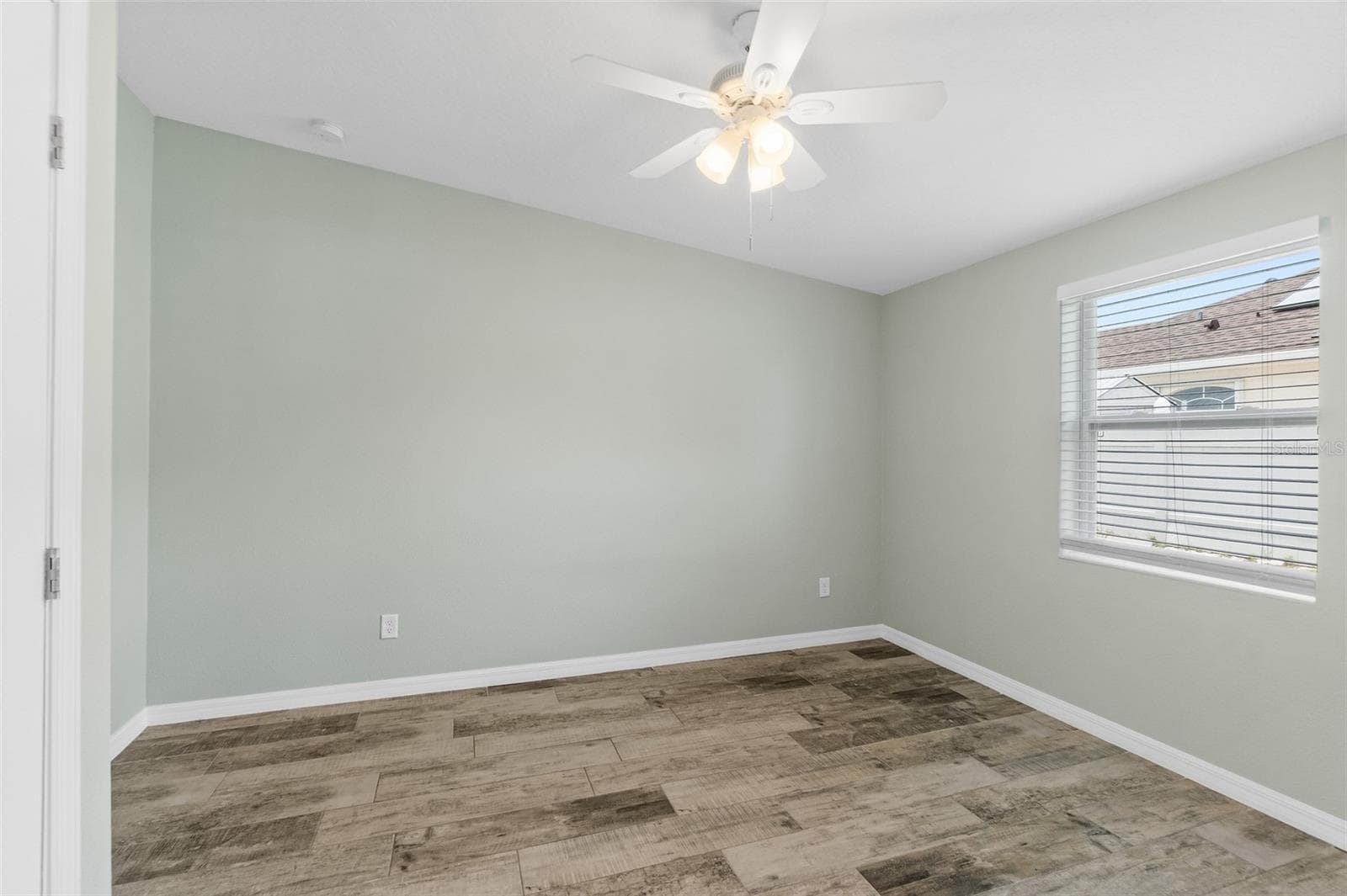 143 AVALON AVENUE — photo 27 of 44