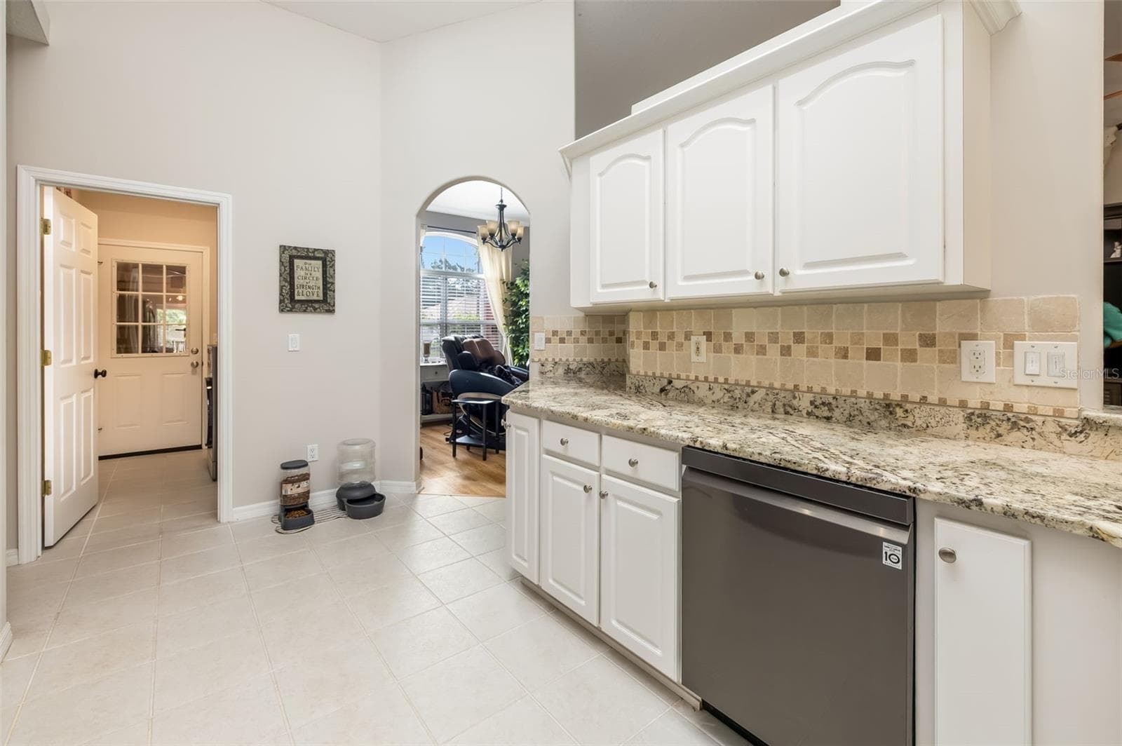 7 FARVER LANE — photo 9 of 43