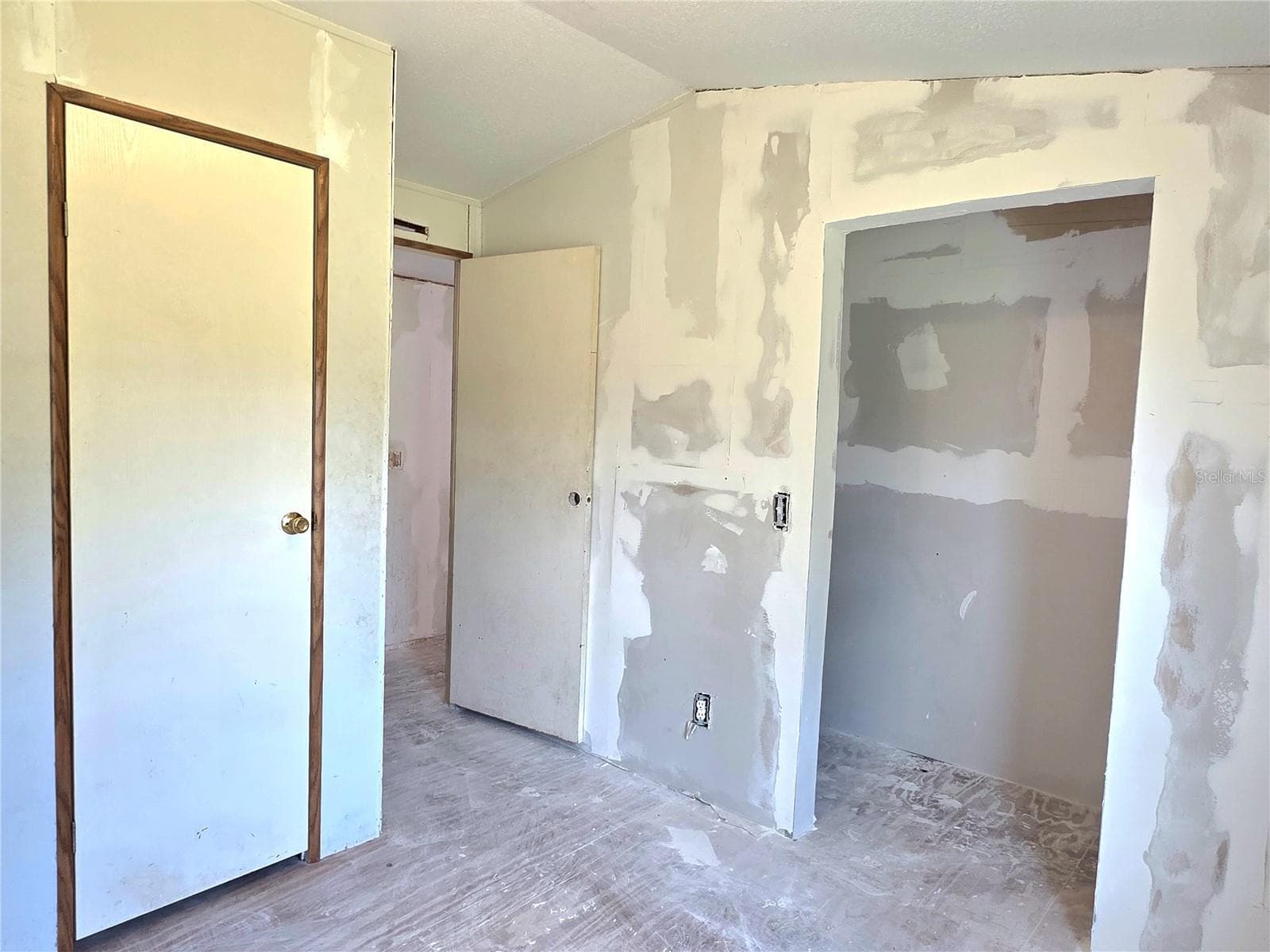 8443 HAMSTER DRIVE — photo 13 of 31