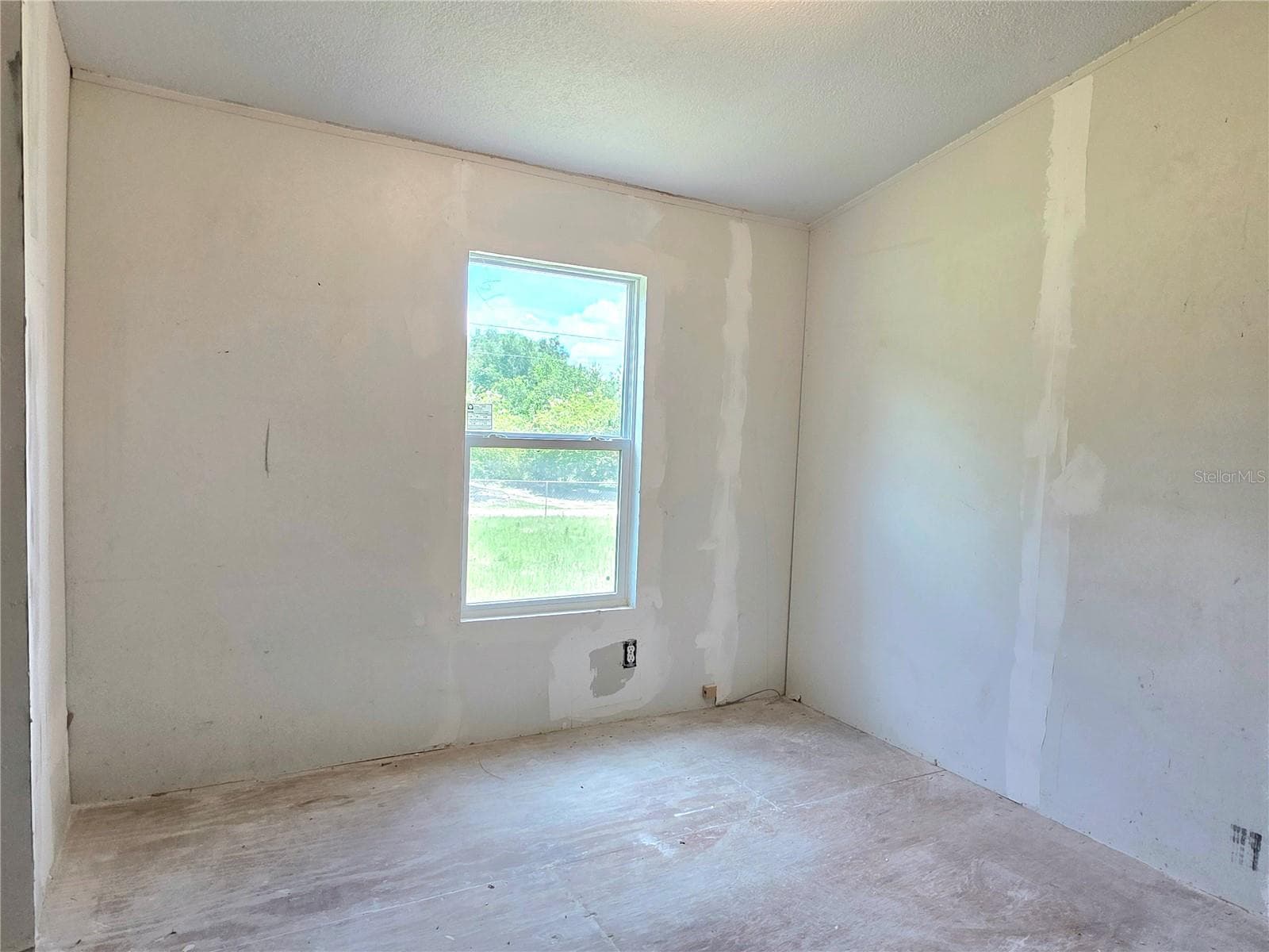 8443 HAMSTER DRIVE — photo 12 of 31