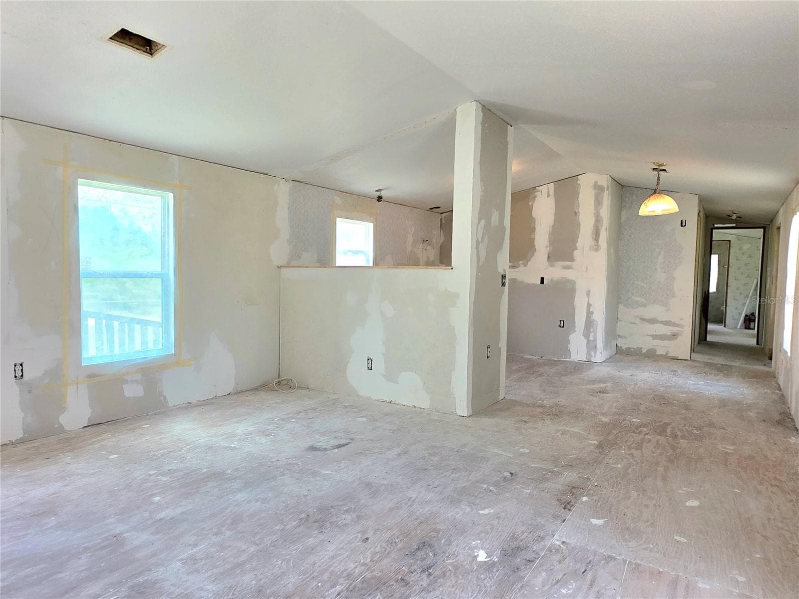8443 HAMSTER DRIVE — photo 8 of 31
