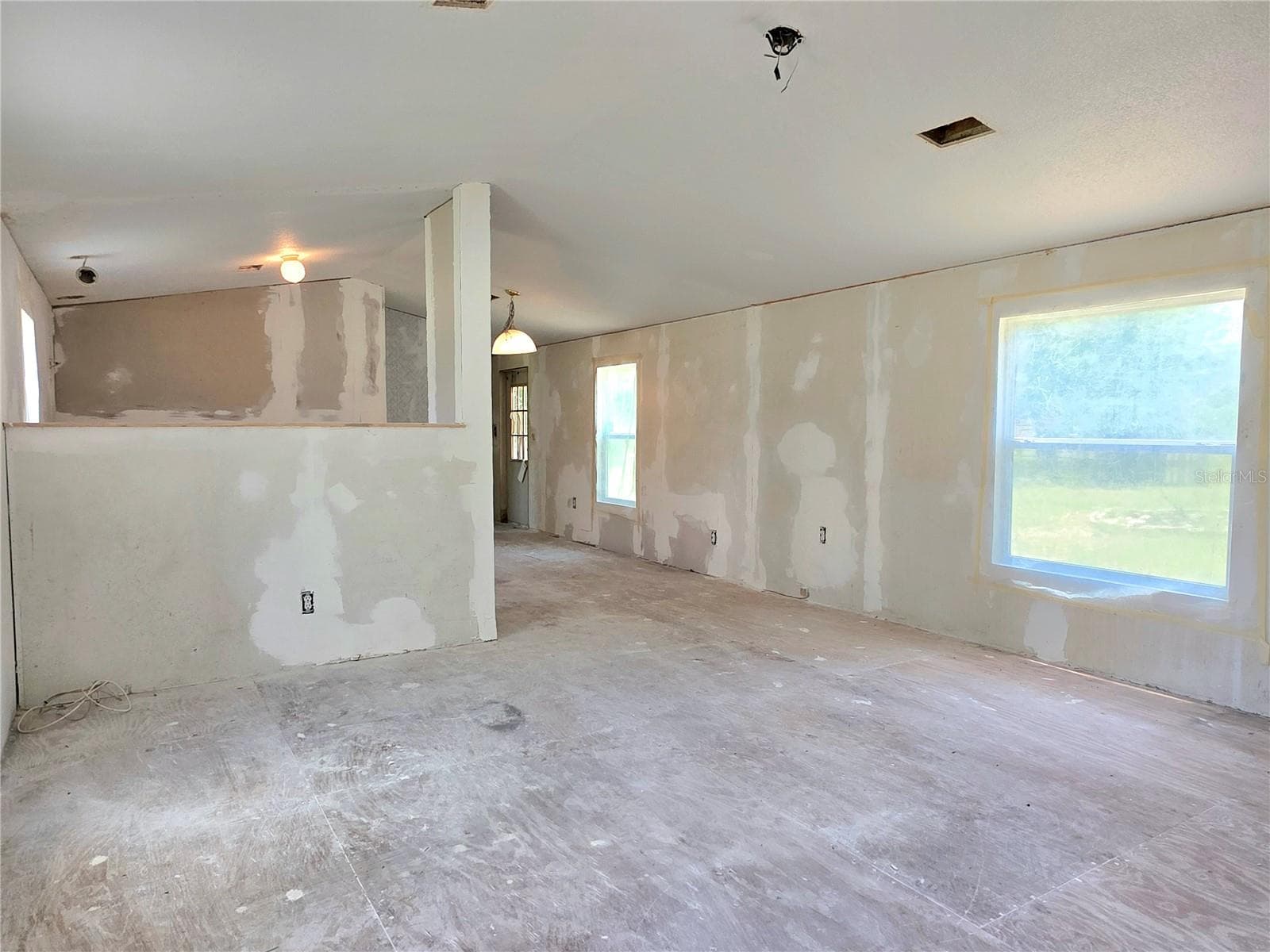 8443 HAMSTER DRIVE — photo 7 of 31