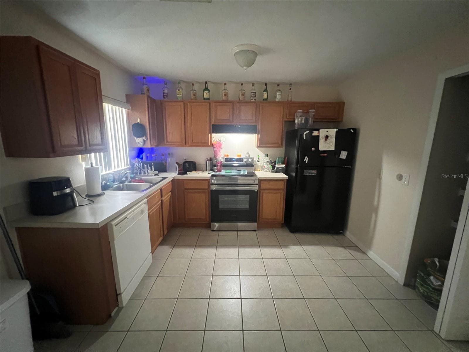 1120 MARY STREET — photo 19 of 23