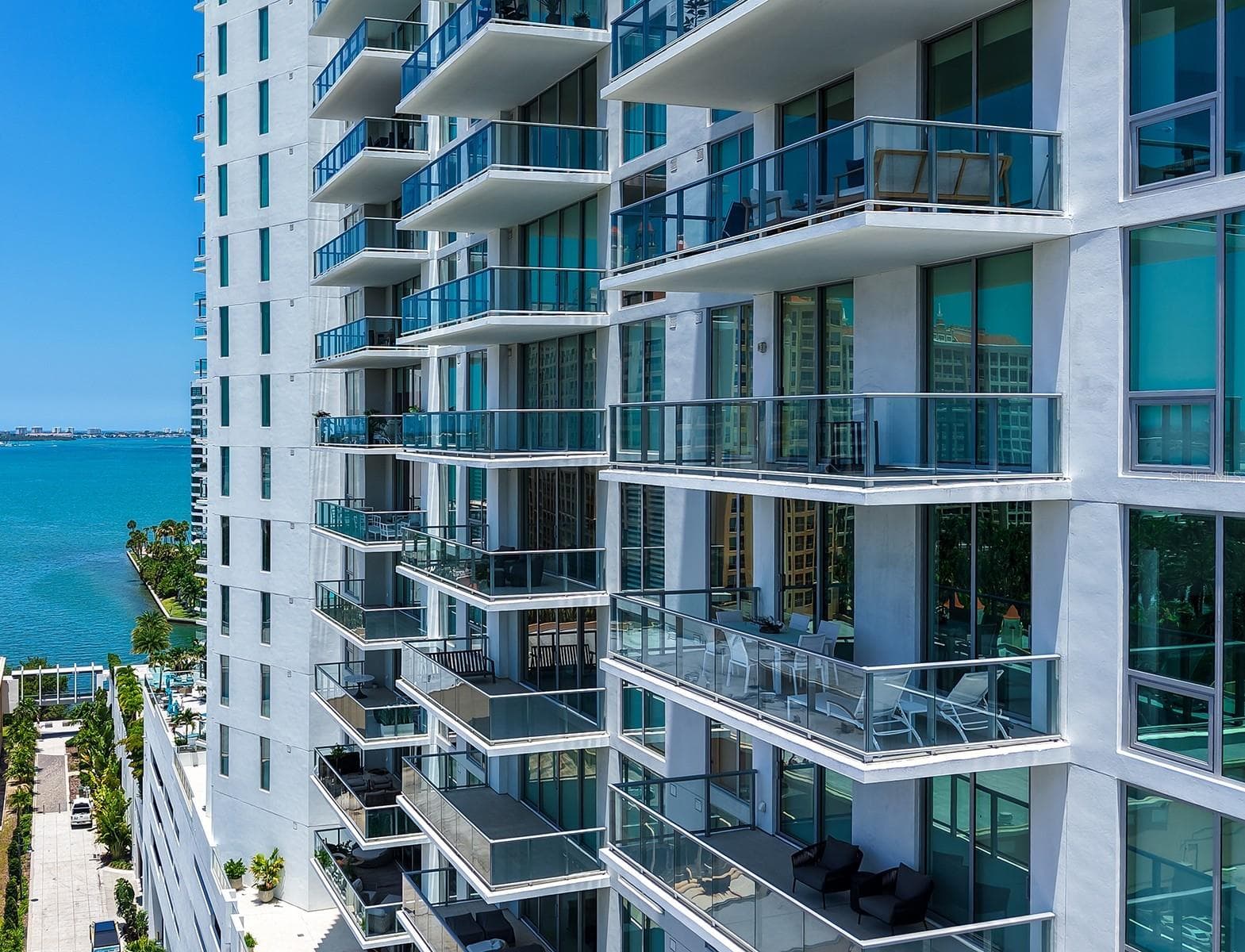 301 QUAY COMMONS — photo 2 of 51