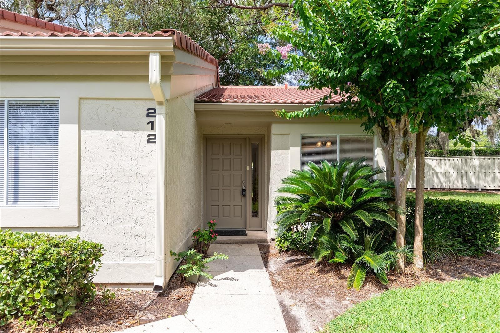 212 SABAL PALM PLACE — photo 2 of 32