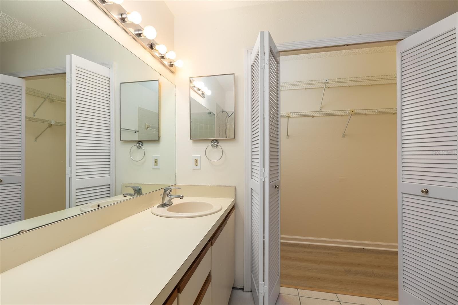 212 SABAL PALM PLACE — photo 23 of 32