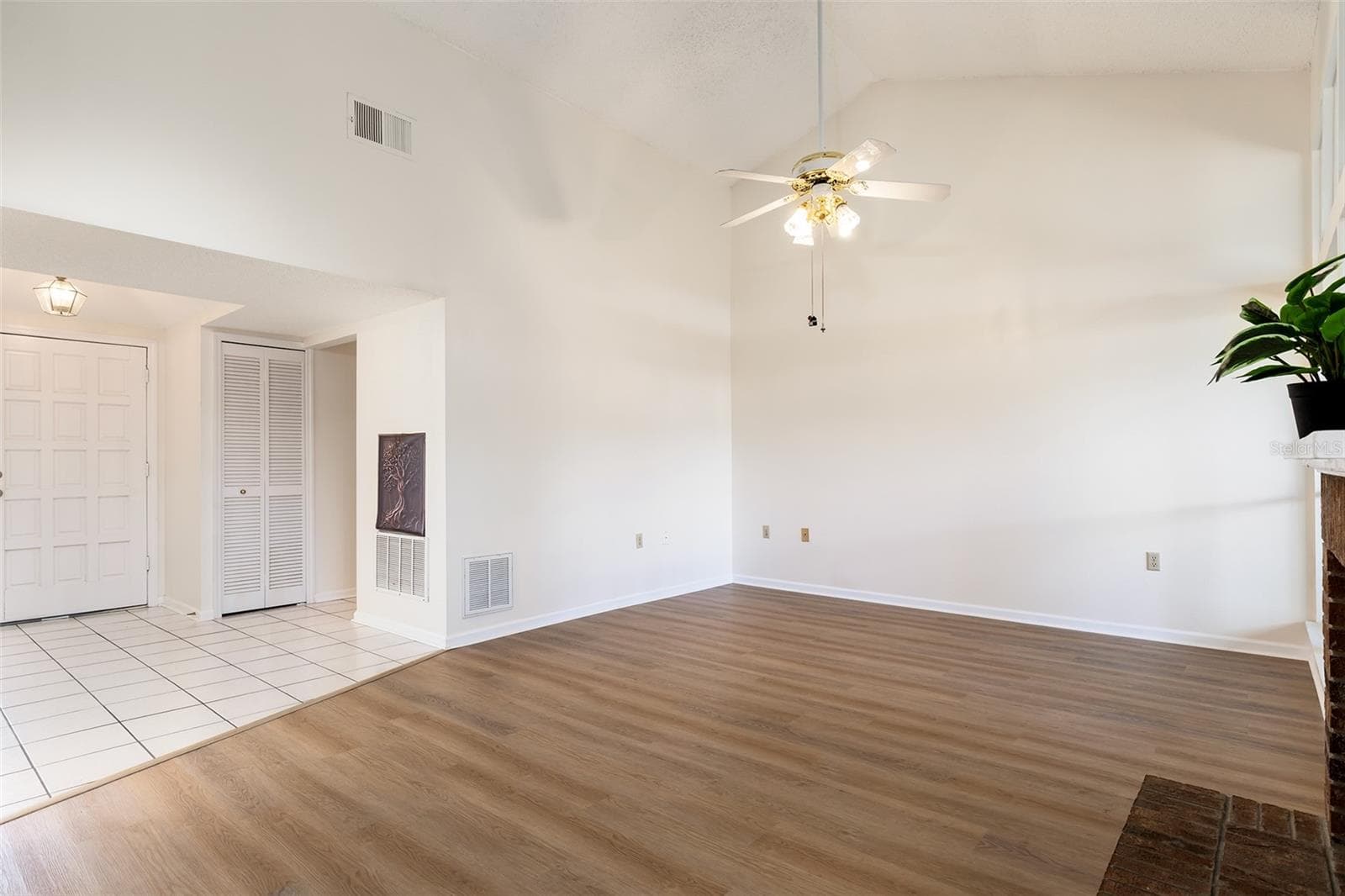 212 SABAL PALM PLACE — photo 16 of 32