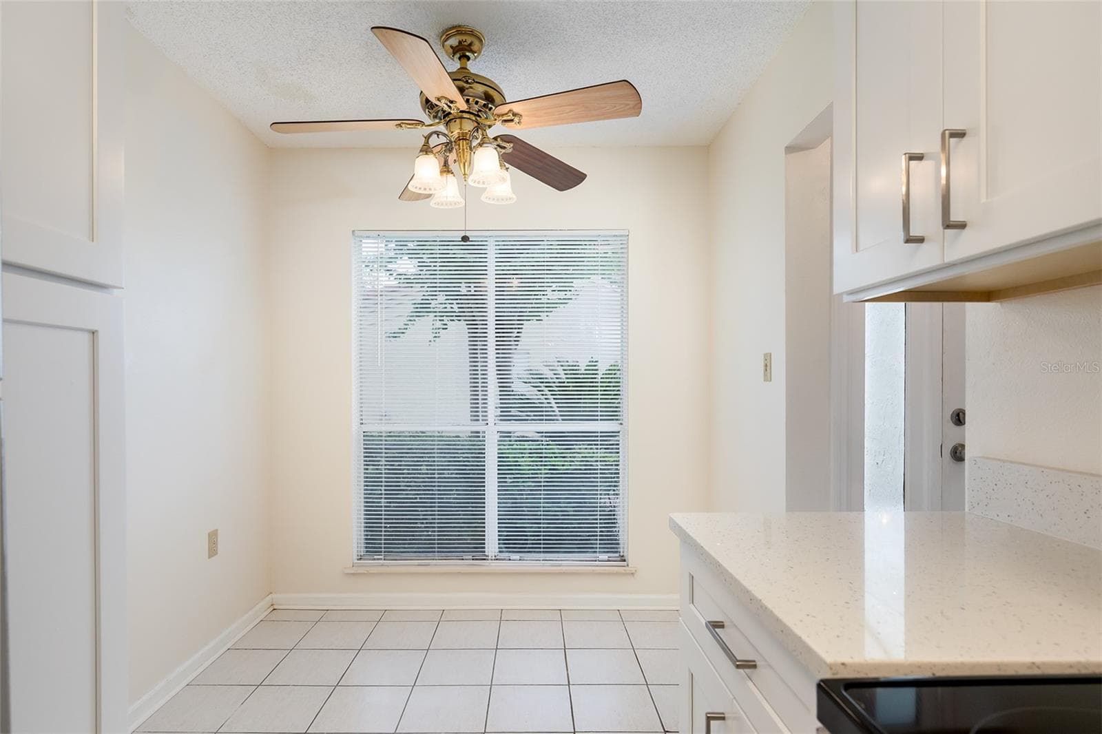 212 SABAL PALM PLACE — photo 14 of 32
