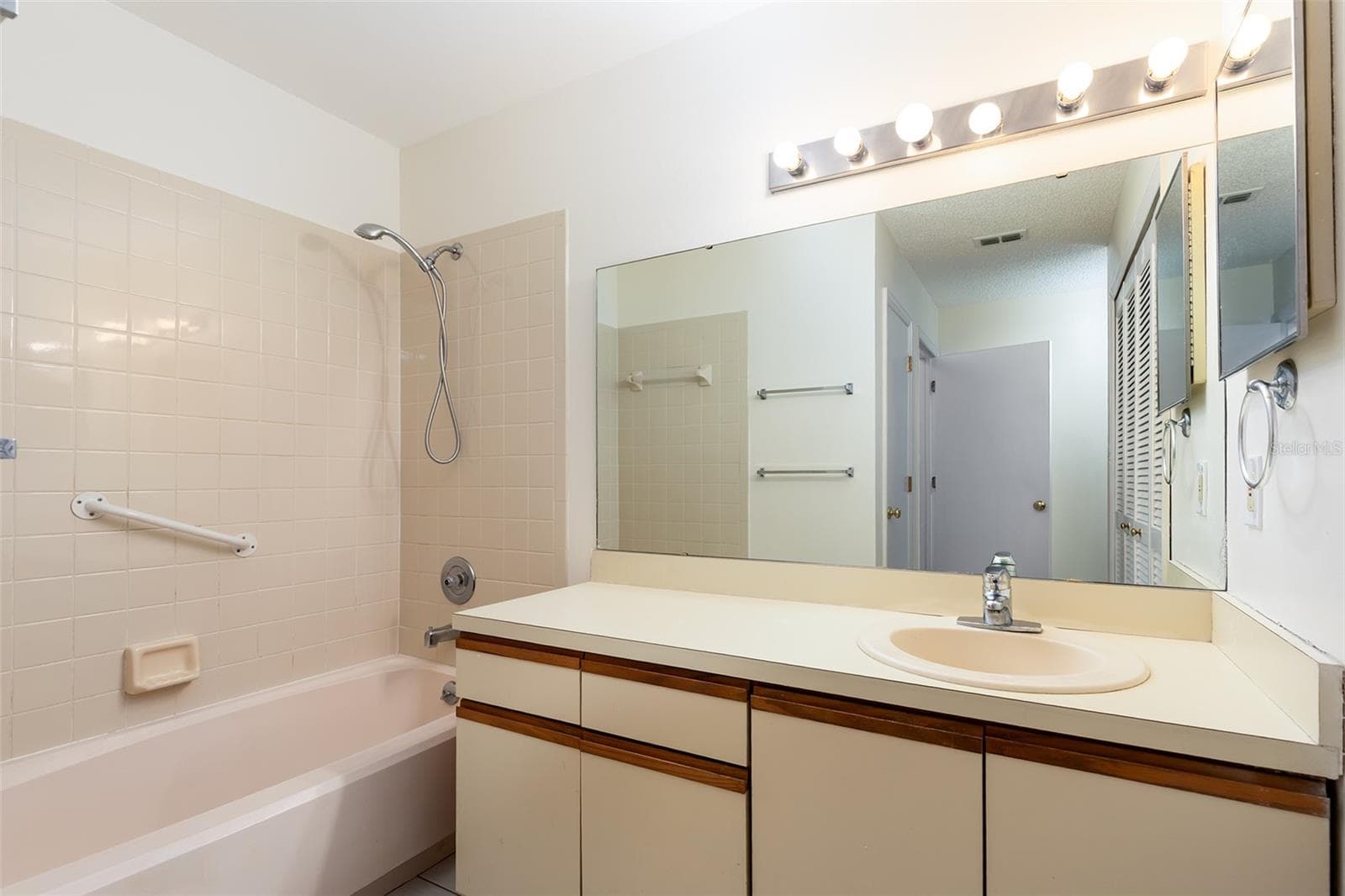 212 SABAL PALM PLACE — photo 22 of 32