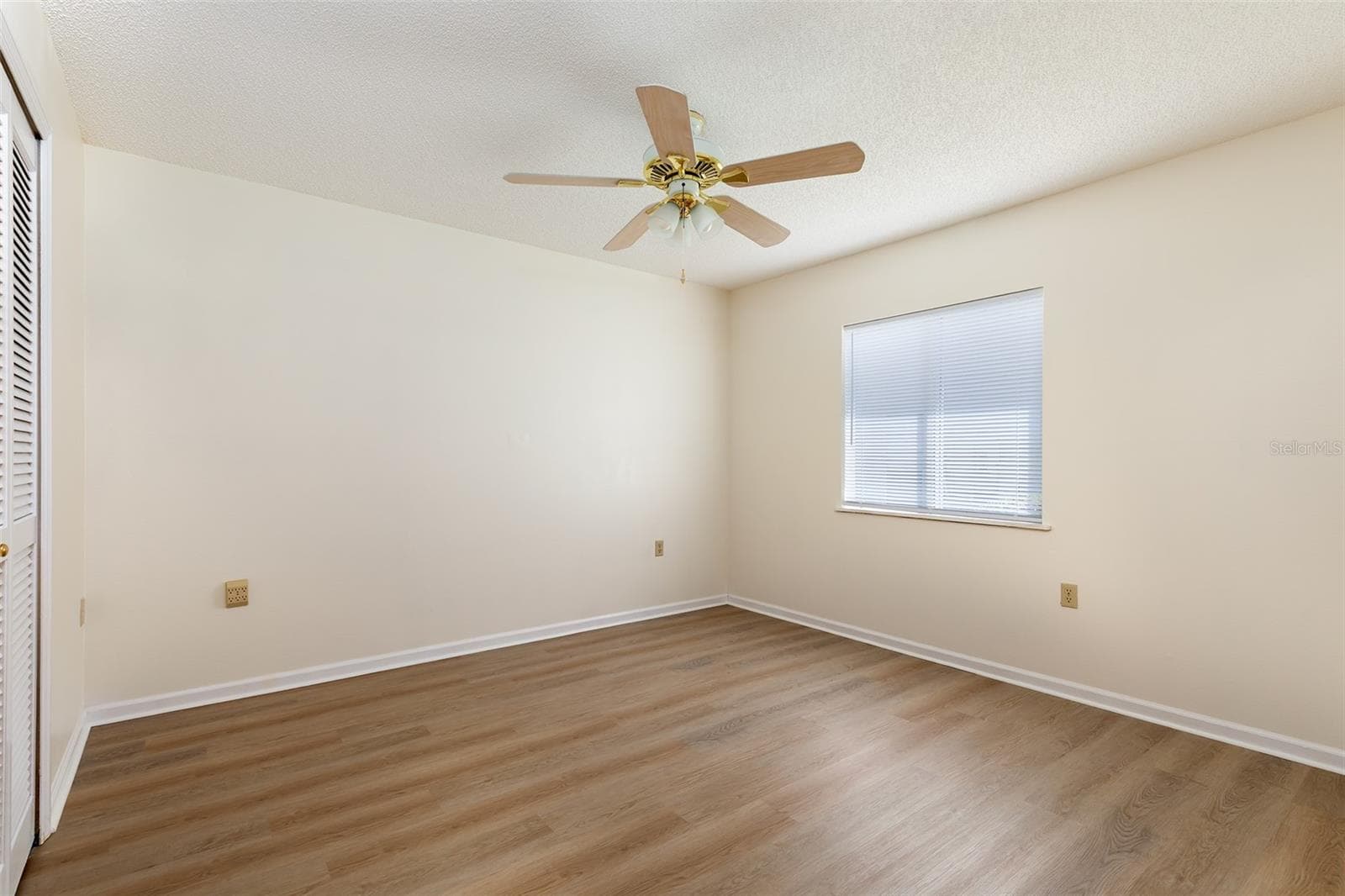 212 SABAL PALM PLACE — photo 24 of 32