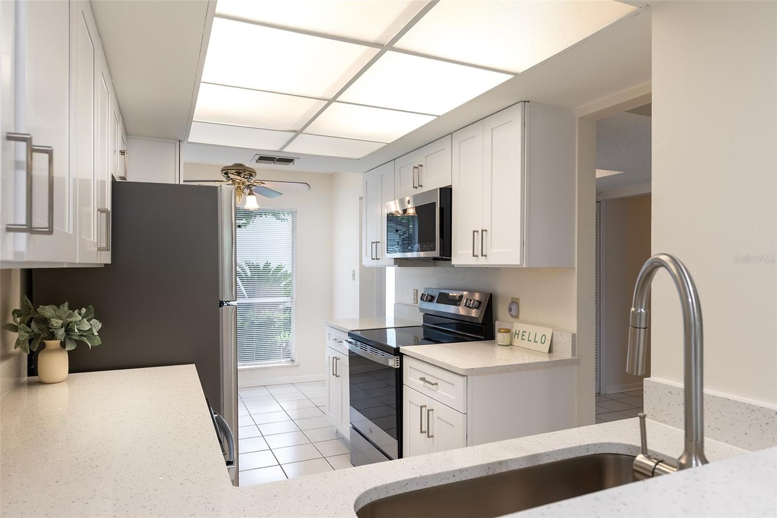 212 SABAL PALM PLACE — photo 11 of 32