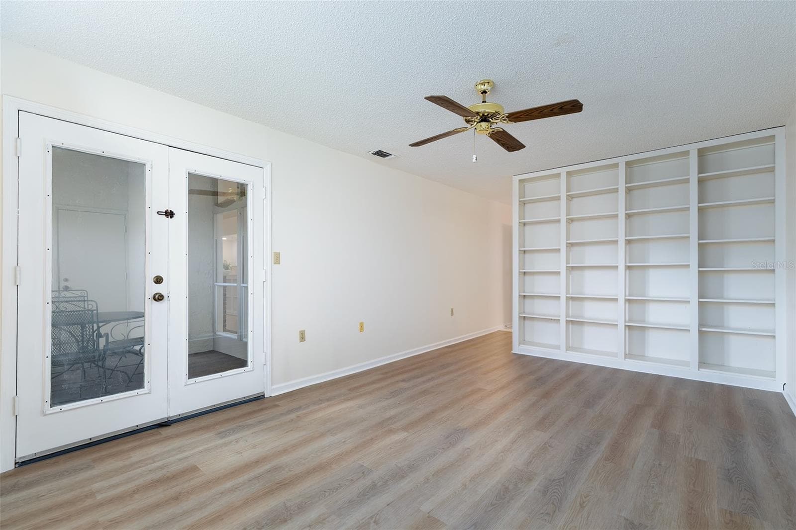 212 SABAL PALM PLACE — photo 19 of 32