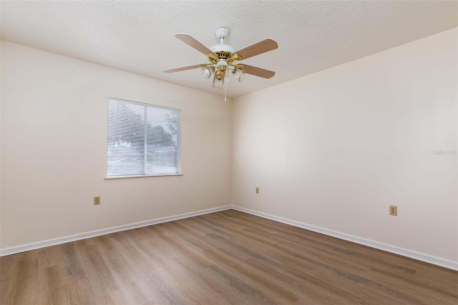 212 SABAL PALM PLACE — photo 26 of 32