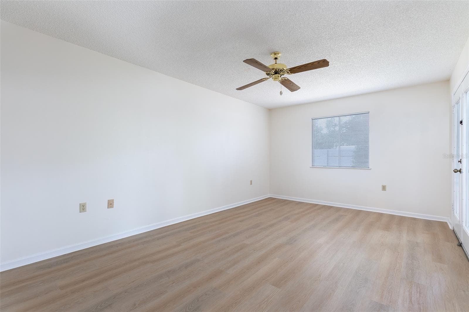 212 SABAL PALM PLACE — photo 20 of 32