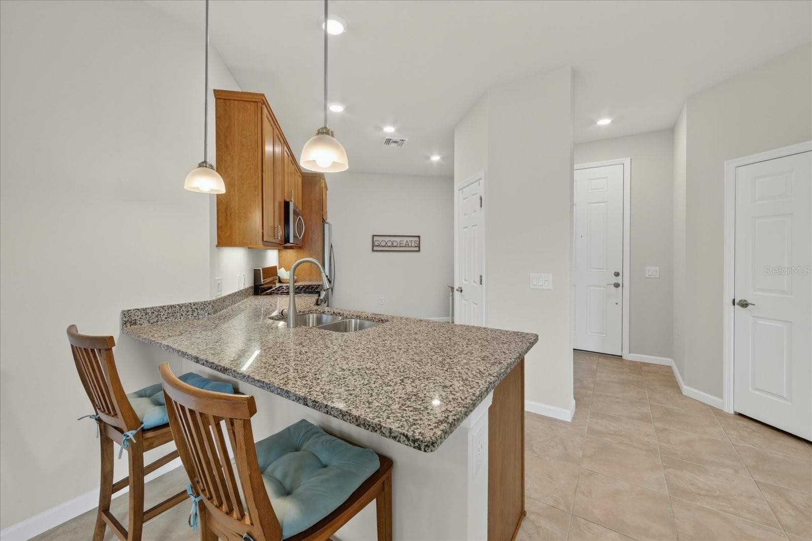 17658 CAMDEN DRIVE — photo 11 of 89