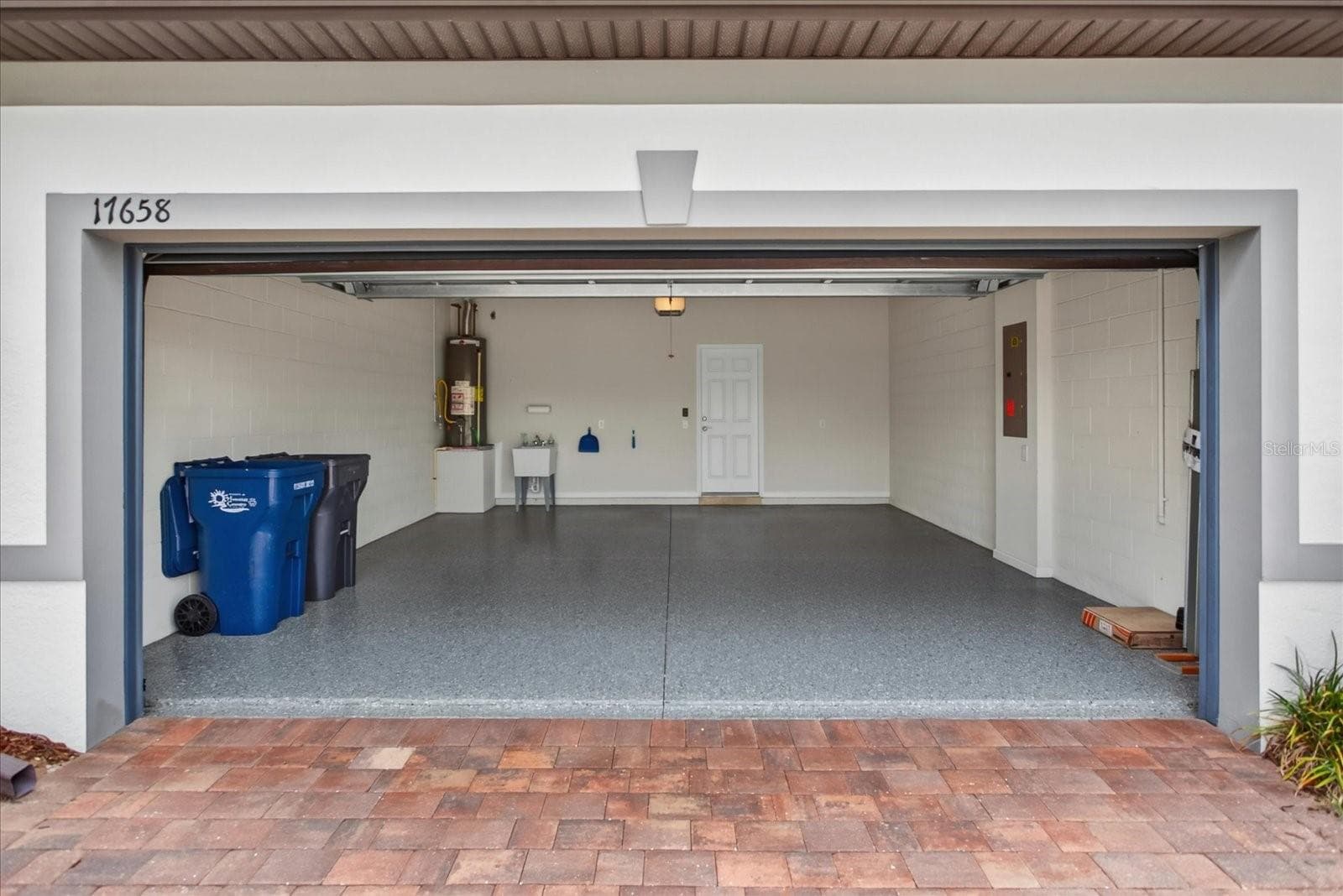17658 CAMDEN DRIVE — photo 39 of 89