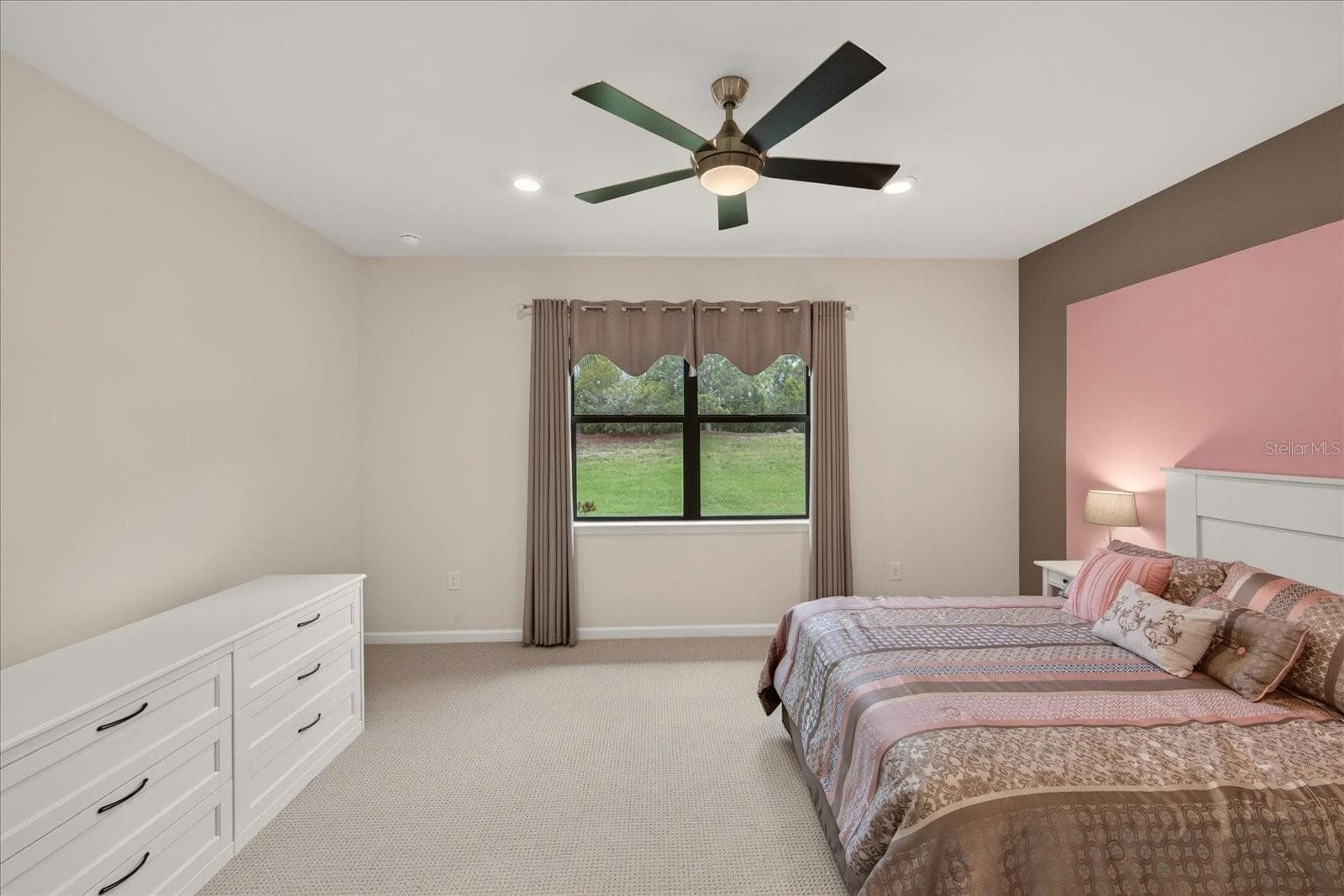 17658 CAMDEN DRIVE — photo 32 of 89