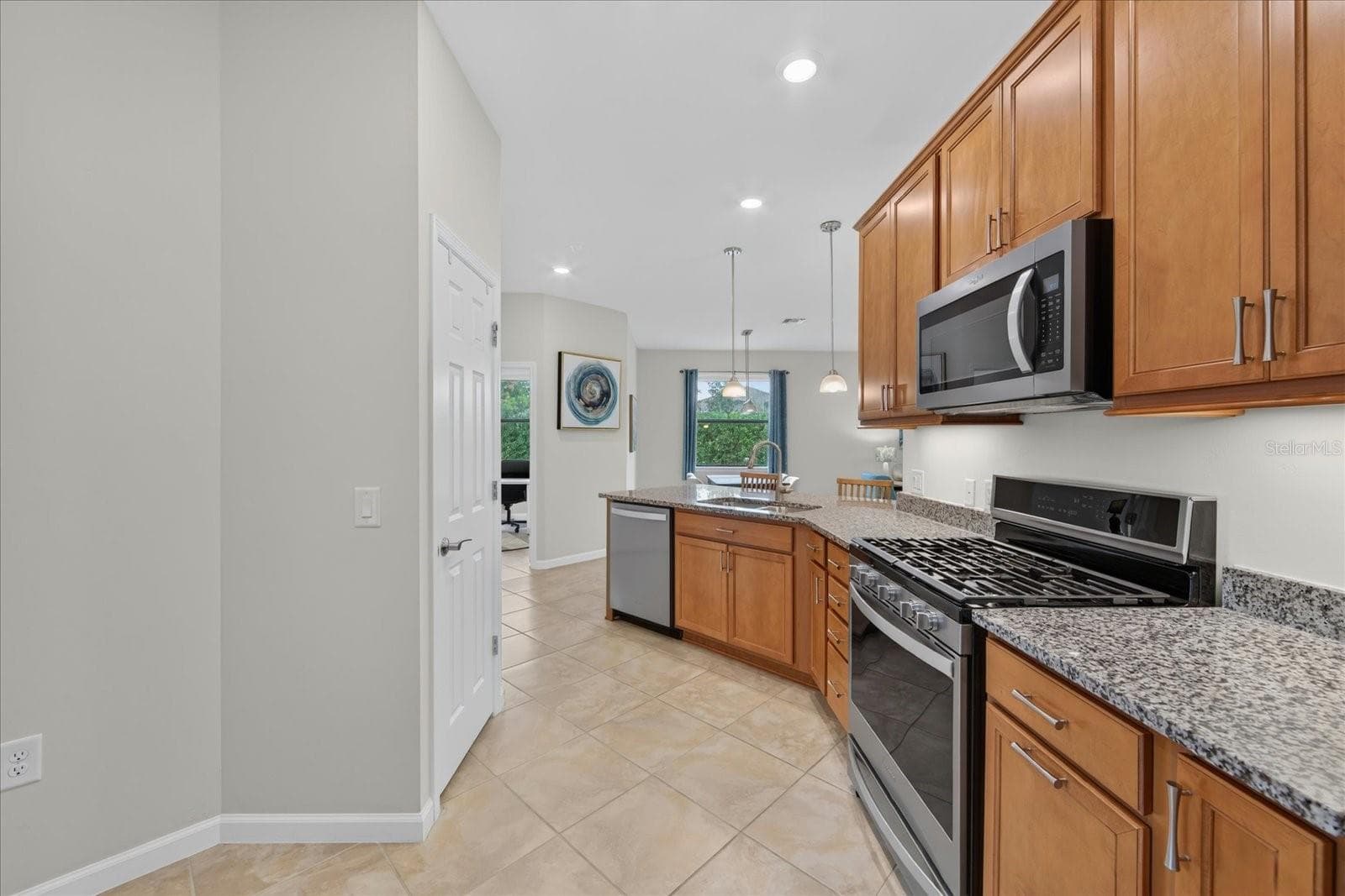 17658 CAMDEN DRIVE — photo 13 of 89