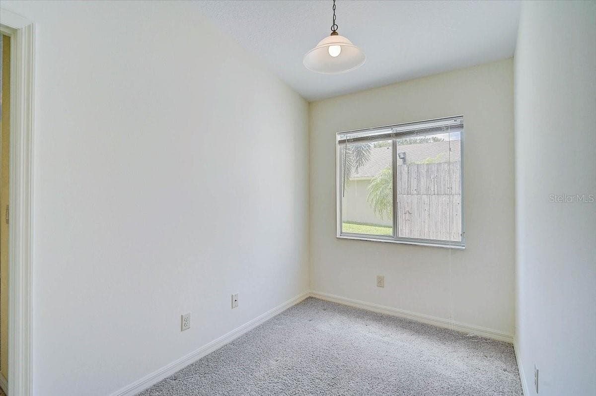 22 CHRISTIE AVENUE — photo 24 of 37
