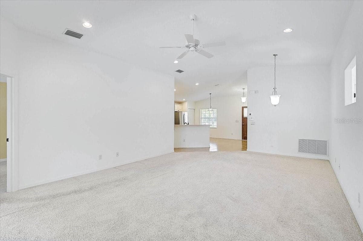 22 CHRISTIE AVENUE — photo 16 of 37