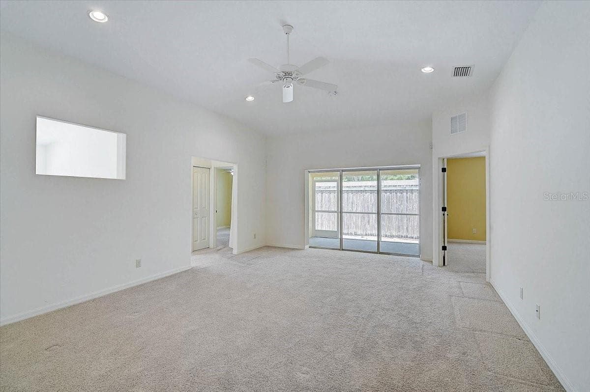 22 CHRISTIE AVENUE — photo 15 of 37