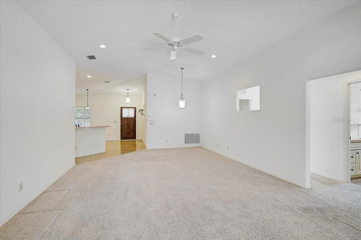 22 CHRISTIE AVENUE — photo 13 of 37