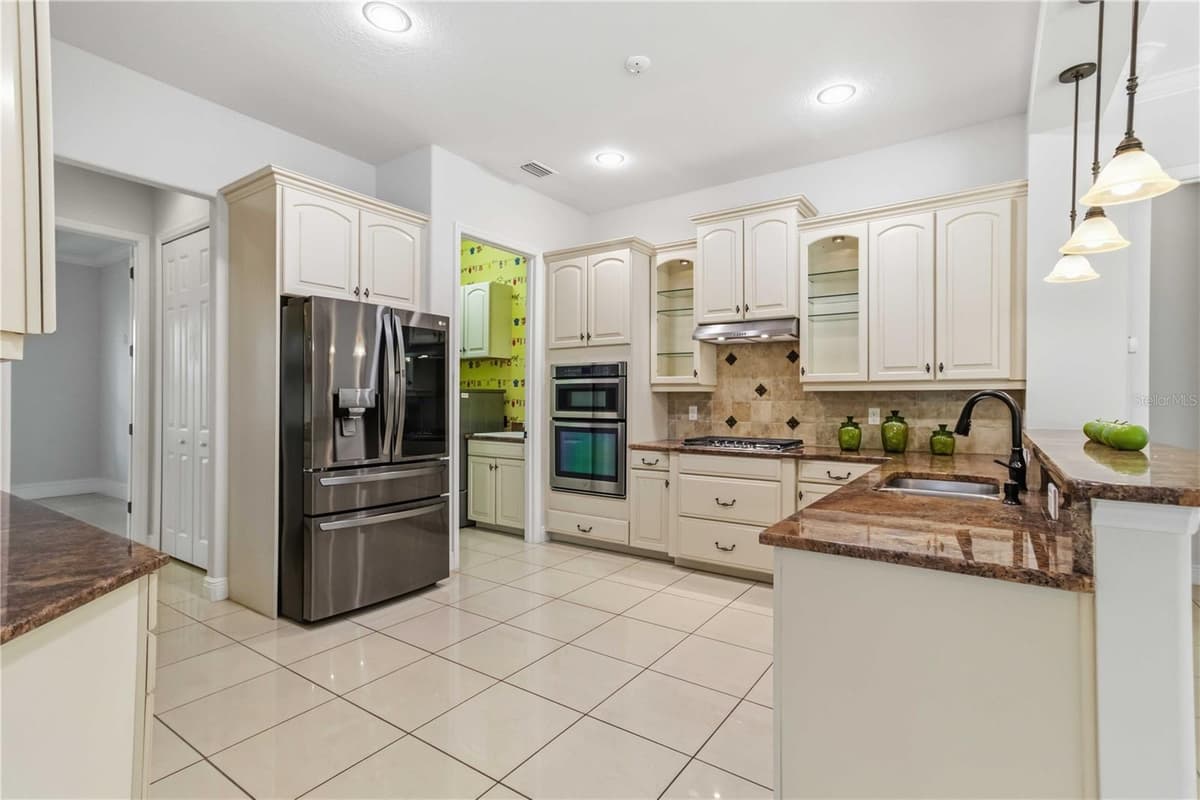 8057 RIO BELLA PLACE — photo 16 of 44