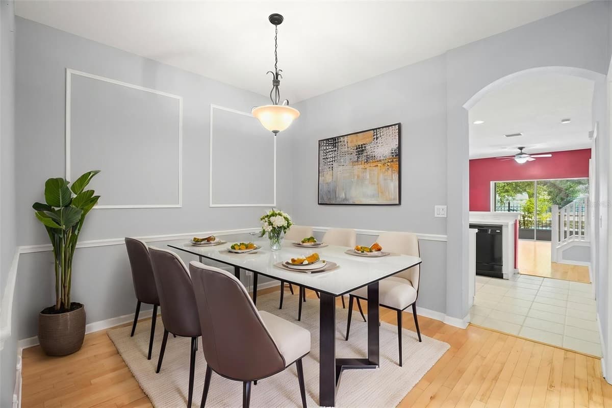 13137 KINGS CROSSING DRIVE — photo 3 of 48