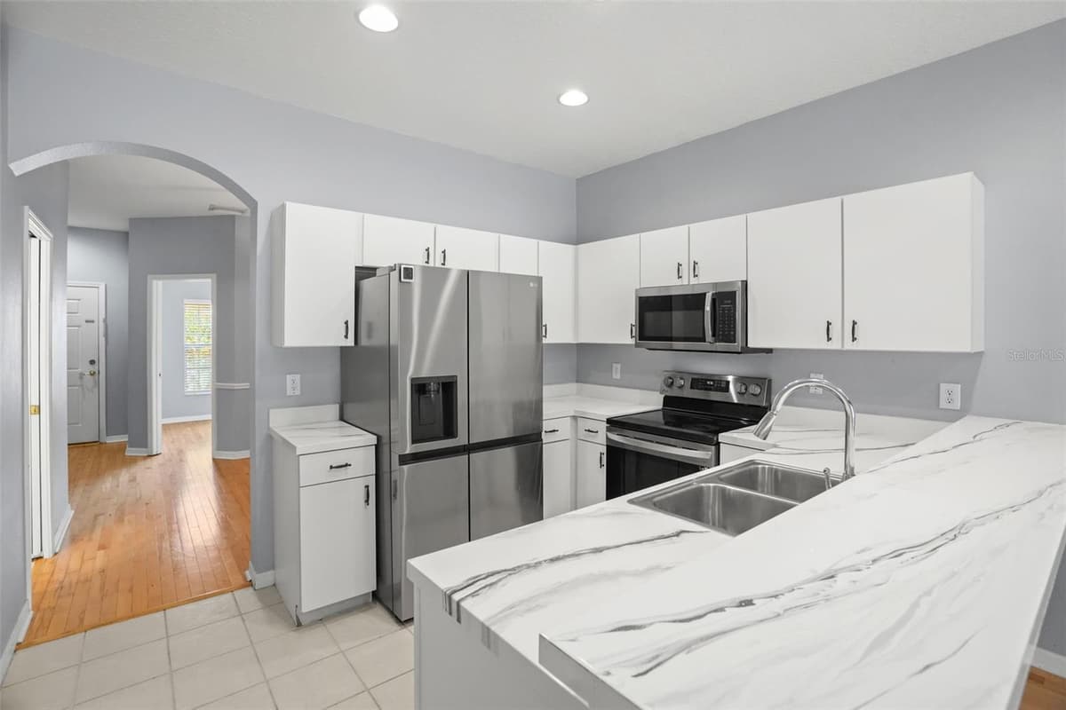 13137 KINGS CROSSING DRIVE — photo 8 of 48