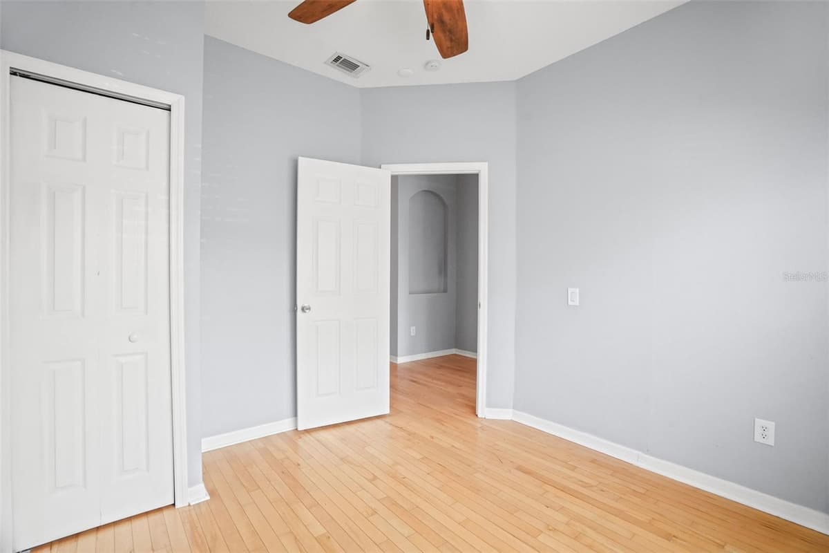 13137 KINGS CROSSING DRIVE — photo 33 of 48