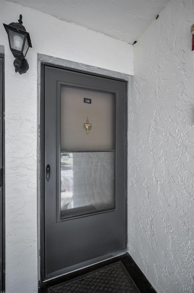 110 CYPRESS CT — photo 3 of 37