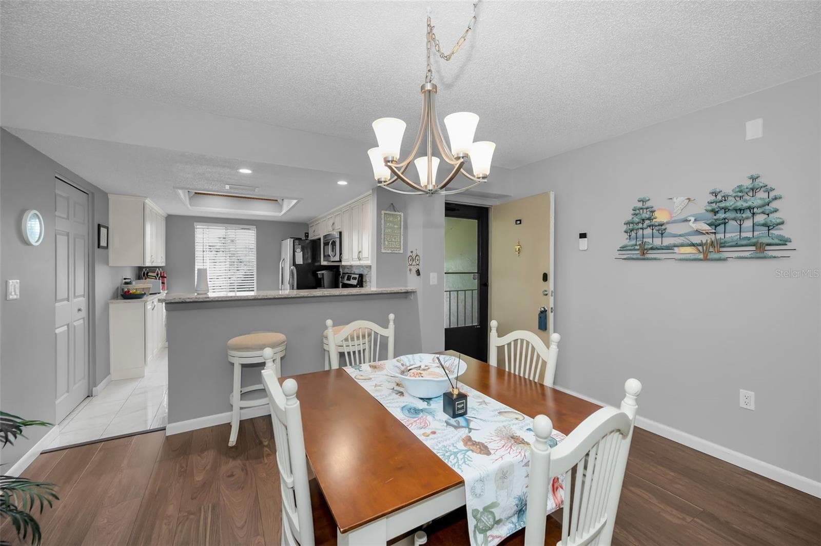 110 CYPRESS CT — photo 4 of 37